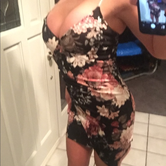 Black floral dress by Windsor. - Picture 2 of 5